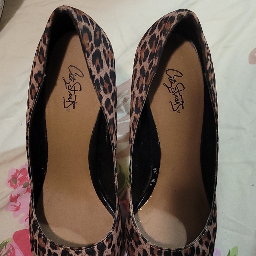 Shoes - Picture 2 of 2